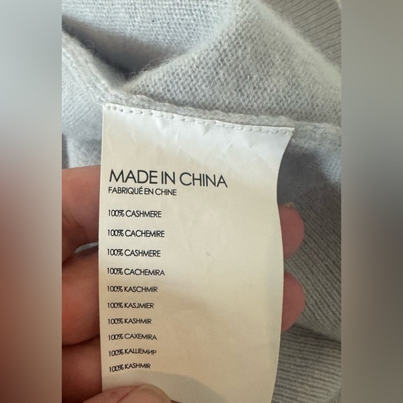 Club Monaco Cashmere Sweater Button Detail Bell Sleeves Lightweight Soft Size XS - Picture 9 of 10